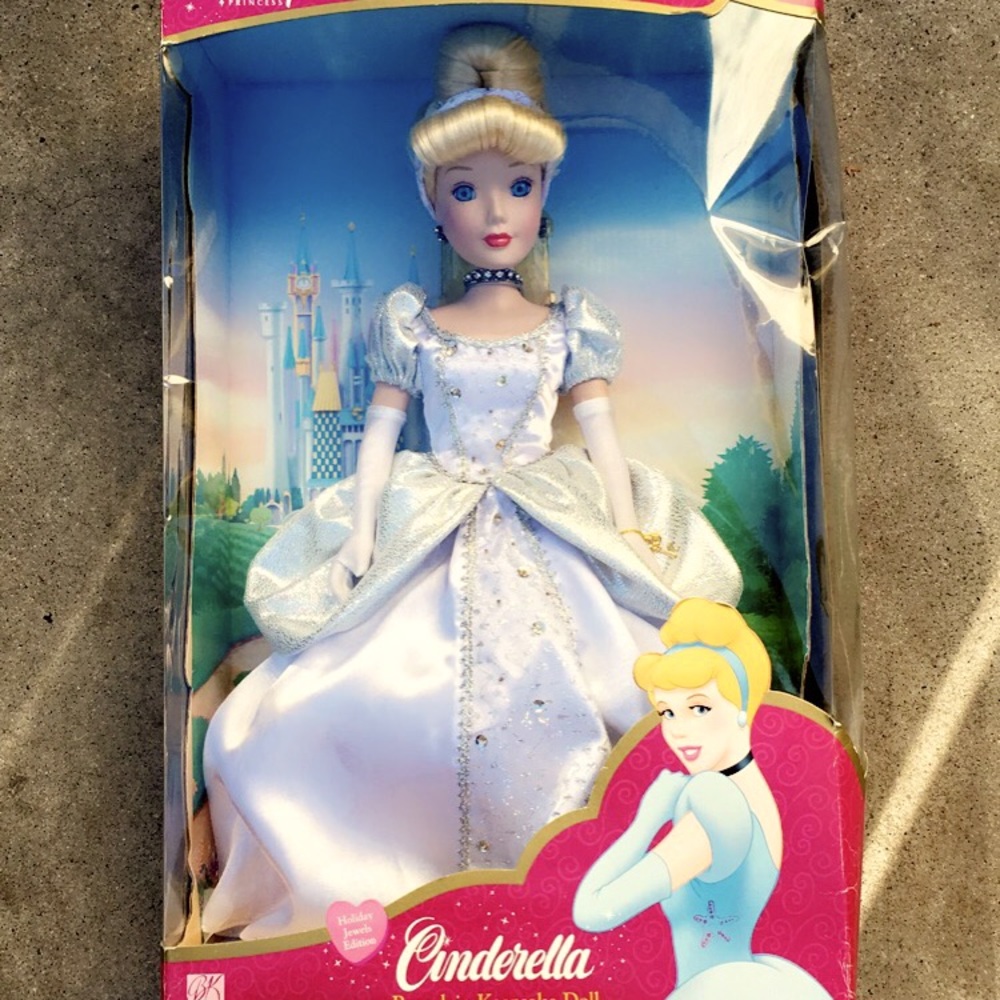 Cinderella Disney princess collectible